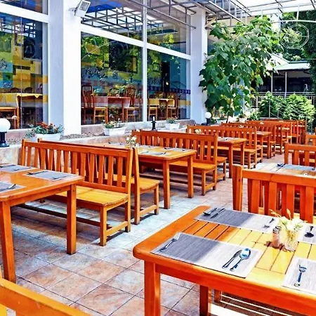 考姆酒店 - 全包 3*