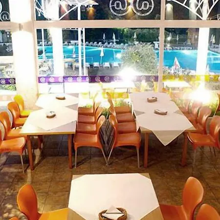 Com Hotel 3*